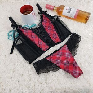 Victoria's Secret MEDIUM  Black Lace / S Thong Bustier Dream Angels Bra